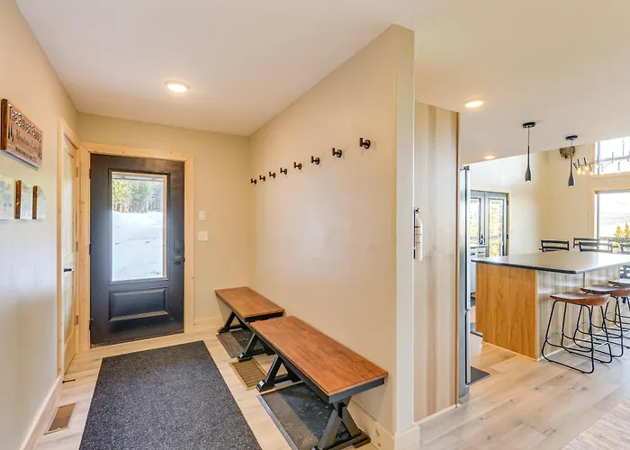 Views, Trails, Hot Tub & More: Luxe Wyoming Oasis * Dubois